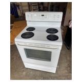 White Frigidaire electric stove ï¿½ works