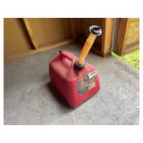 2.5 gal gas can