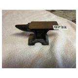 219 L USA black cast iron hobby anvil
