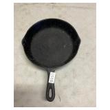 #7 Cast iron skillet