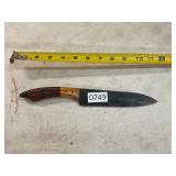 Damascus style straight blade knife w/wood handle