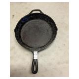 Lodge cast iron skillet
