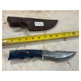 Damascus style knife with leather sheath