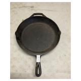 Lodge Cast iron skillet