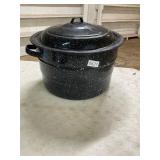 Black enamel canning pot with lid