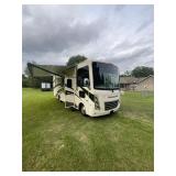 2022 Thor Class A 30 ft gas Motorhome 16,733 mi