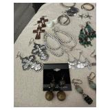 Nice lot of earrings