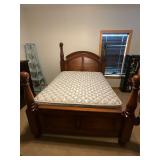 Queen wooden cannonball bed with mattress