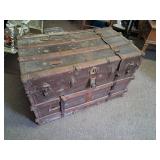 Nice steamer trunk with insert tray