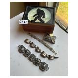 Jewelry box and bracelets