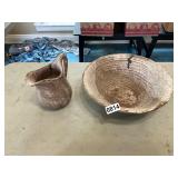 Ceramic basin and pitcher set