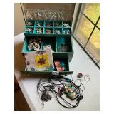 Jewelry box and jewelry