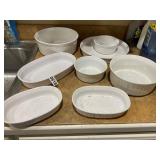 8 piece Corning ware style dishes
