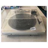 Realistic Lab 320- belt drive turntable