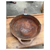 Lodge cast iron skillet