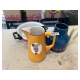 2 pitchers and pot lot