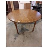 nice 80s round dinning table w/ leafs