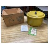12qt Presto pressure cooker in box