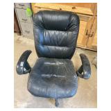 Black rolling office/deer stand chair