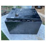 Metal box and welding contents