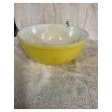 Vintage Pyrex Bowl- yellow