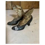 Ladies antique/vintage shoe decor