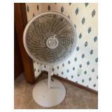 Lasko pedestal fan- cream color