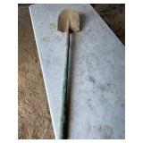 Round shovel working tool