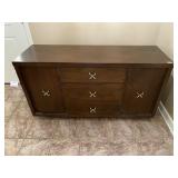 Buffet/credenza cabinet
