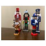5 small nutcrackers