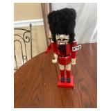 Nutcracker ï¿½ red black