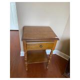 Wood side table w/drawer