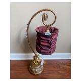 Curvy table lamp, red shade