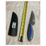 Damascus blade knife, beautiful wood handle