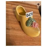McCoy Dutch shoe planter - yellow