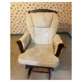 Nice rocking chair - cream cushion
