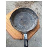 Cast iron skillet