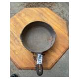 Cast iron skillet