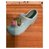 McCoy Dutch shoe planter - light blue