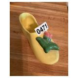 McCoy Dutch shoe planter - yellow