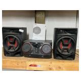 LG CD player and speakers