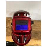 Welding helmet ï¿½ auto dark