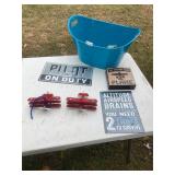 Pilot signs, two little planes