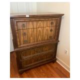Wooden chest of drawers