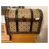 Storage trunk -sizes in pics