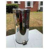 Flip top stainless steel trashcan