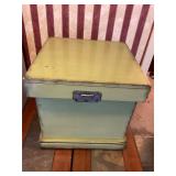 Green flip top box