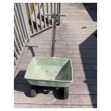 Wheeled broadcast spreader