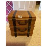 Suitcase style storage box