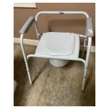 Portable deer camp popping stool